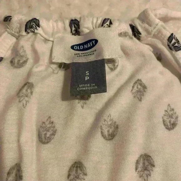 Old Navy tank top with blue & white floral pattern women’s size SP - Picture 3 of 5